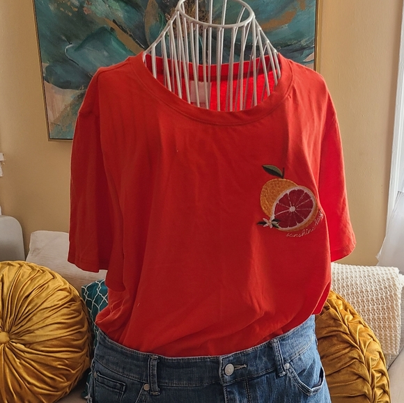 Tops - Grapefruit tshirt🍋